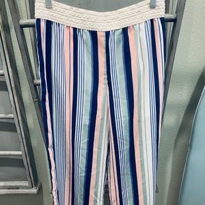 Adorable wide leg pants 👖👌🏼🥳🤩